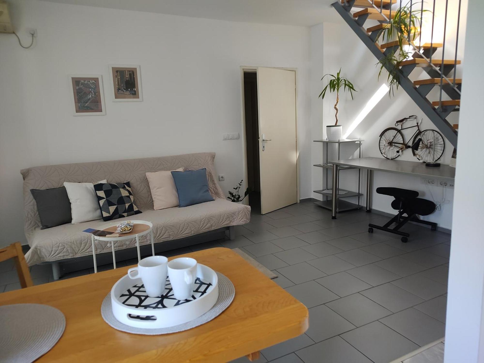 Twowheels Apartment - Apartment With Bicycles Нови Сад Екстериор снимка
